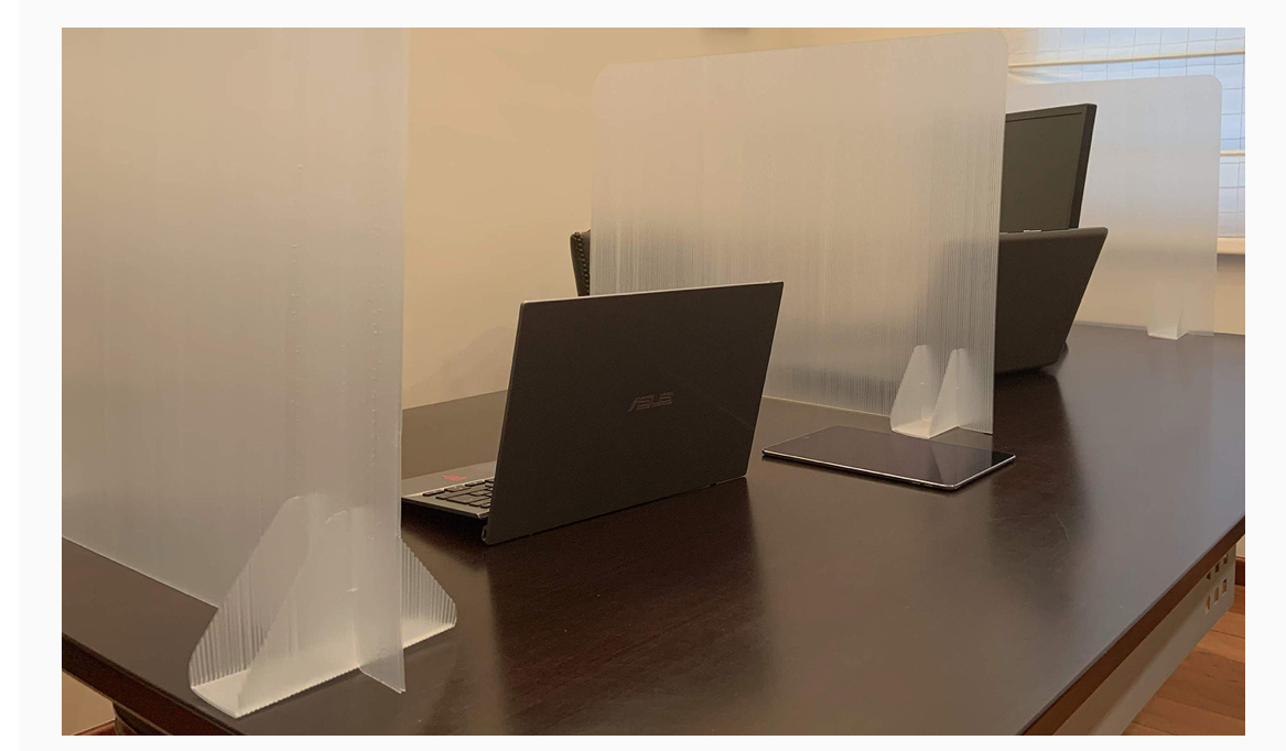 Affordable economy Polypropylene Cough / Sneeze Opaque Screen Guard , 700 mm wide X 500 mm high Freestanding , Quick Delivery , Various sizes