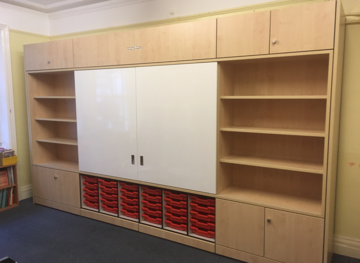 Teacher wall with sliding whiteboards and trays 4 metres